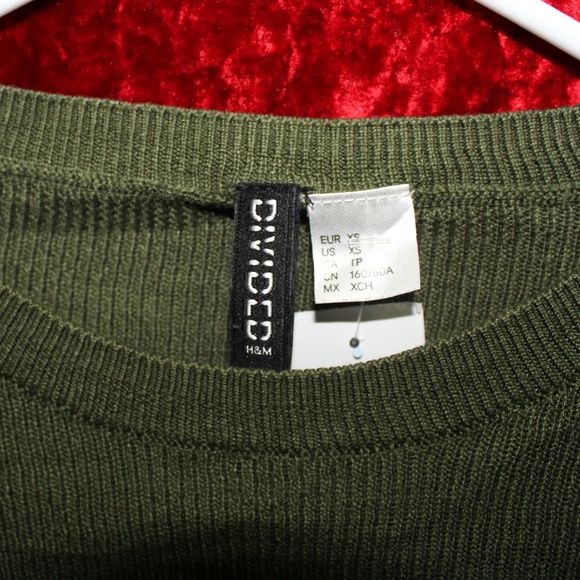 (Divided) Green Long Sleeved Crop Top - Picture 5 of 7